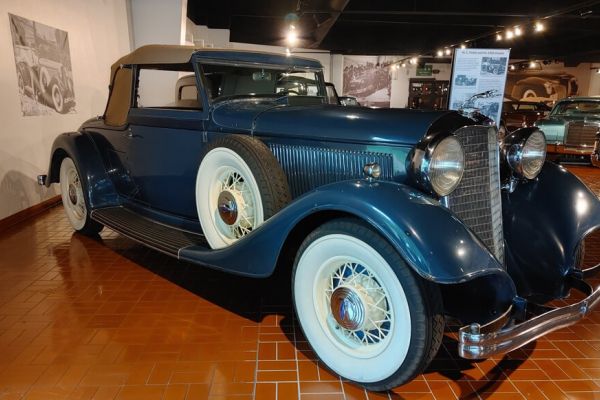 1933 Lincoln KB LeBaron Convertible Roadster