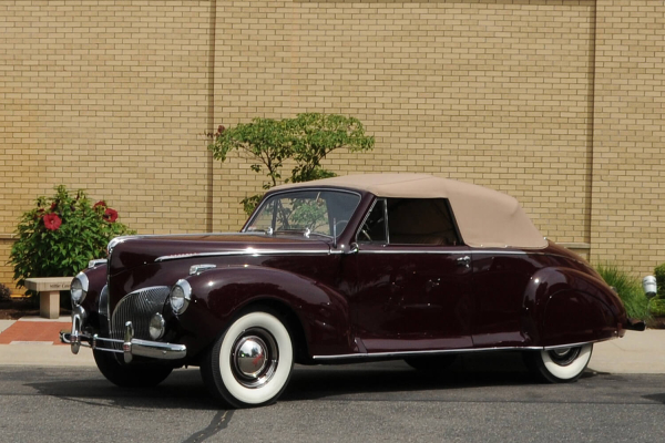 1941 Lincoln-Zephyr convertible coupe